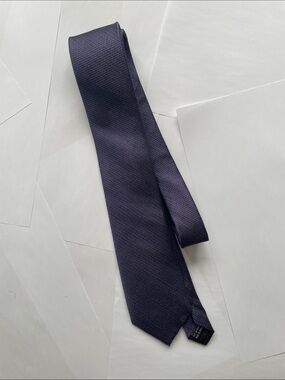 Perry Ellis Classic Men's Textured Dark Purple Silk Tie